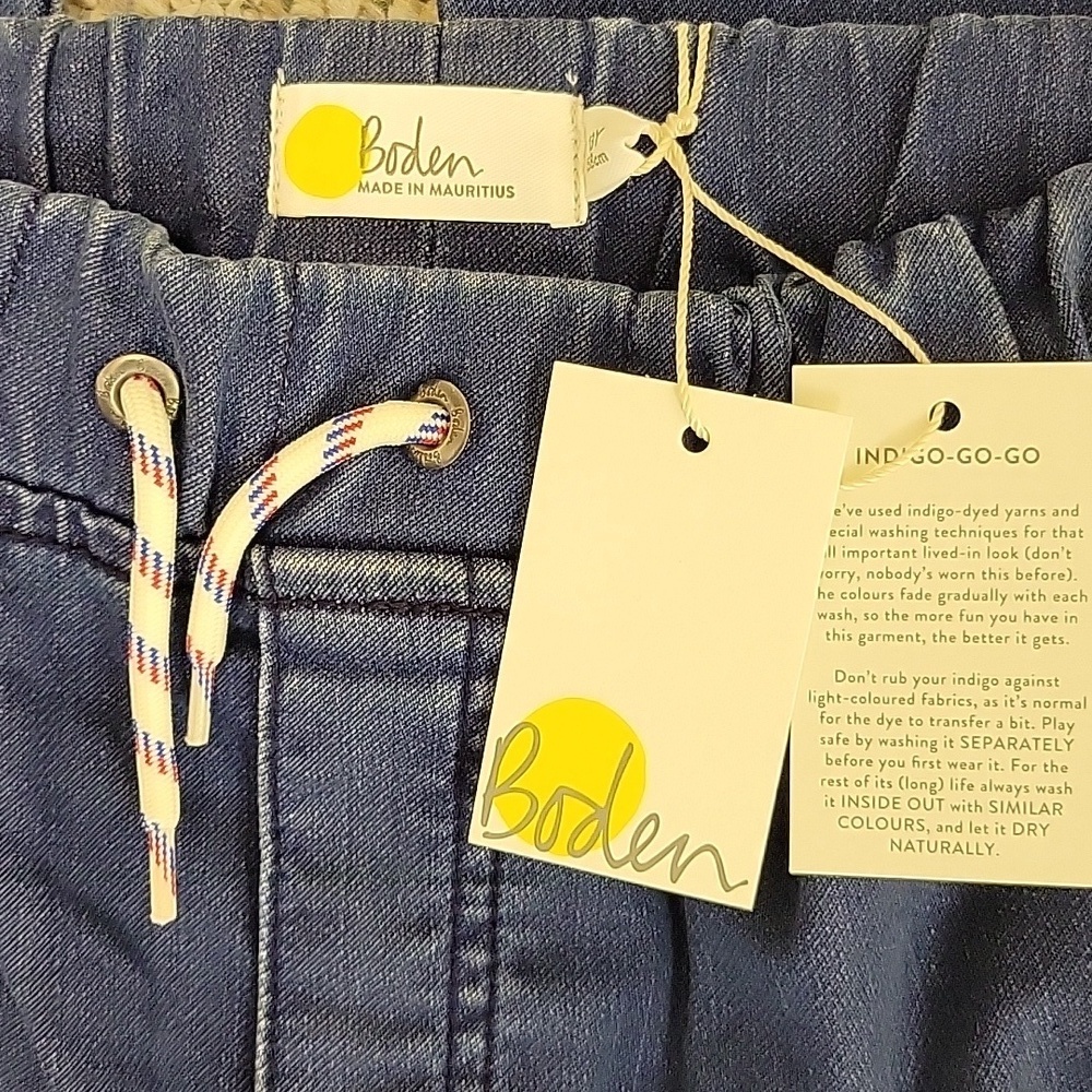 Boden Medium Blue Wash jogger Jeans Soft Denim kid's sz 13y new - Picture 2 of 5